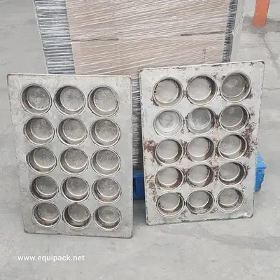 Muffin / Cupcake Pans 15 Cup in aluminium, View more