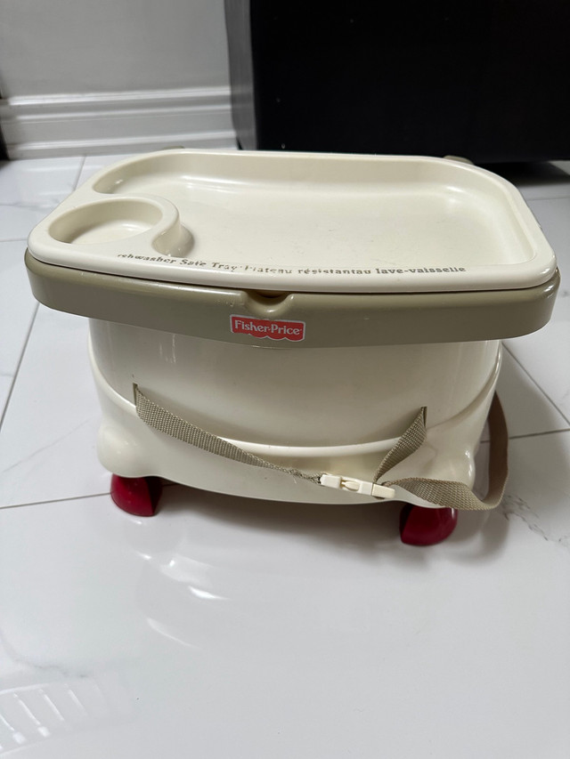 Fisher price booster chair/seat in Feeding & High Chairs in Markham / York Region - Image 4