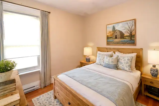 Central 3 Bdrm with Tons of Character! in Long Term Rentals in Peterborough - Image 12