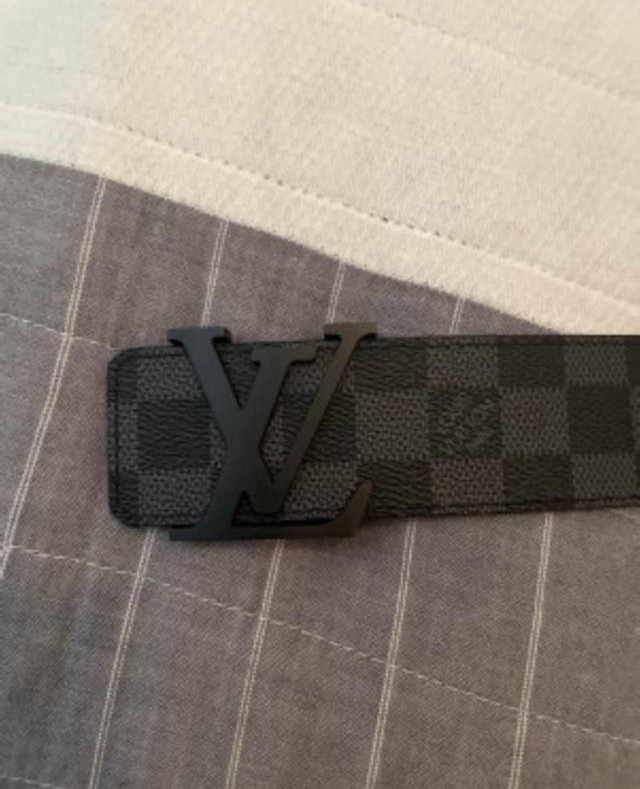 Authentic Louis Vuitton Belt “Black and Grey” in Men's in Markham / York Region - Image 2