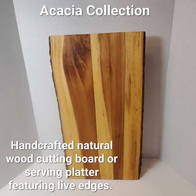 Acacia wood cutting board/serving platter featuring live edges in Other in Ottawa - Image 2
