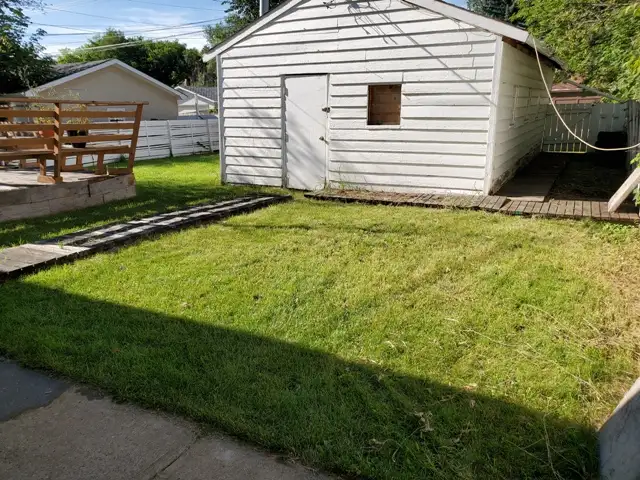 Basement 2 bedroom suite in King Edward Park Nearby Bonnie Doon in Long Term Rentals in Edmonton - Image 9