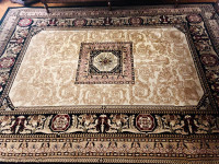 LARGE AREA RUG 235 x 320 SIZE