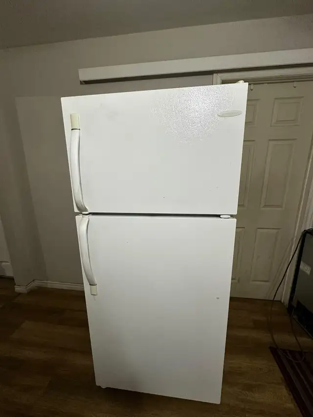Frigidaire Top - Freezer Refrigerator in Refrigerators in Belleville - Image 4