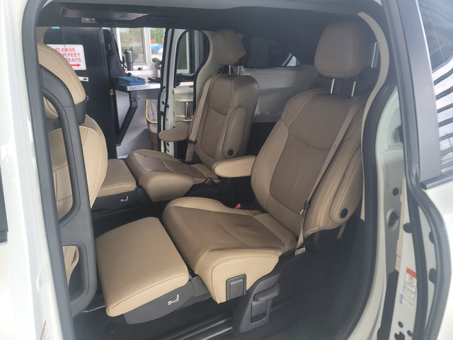 2022 Sienna limited AWD. 7 passengers in Cars & Trucks in St. Catharines - Image 2