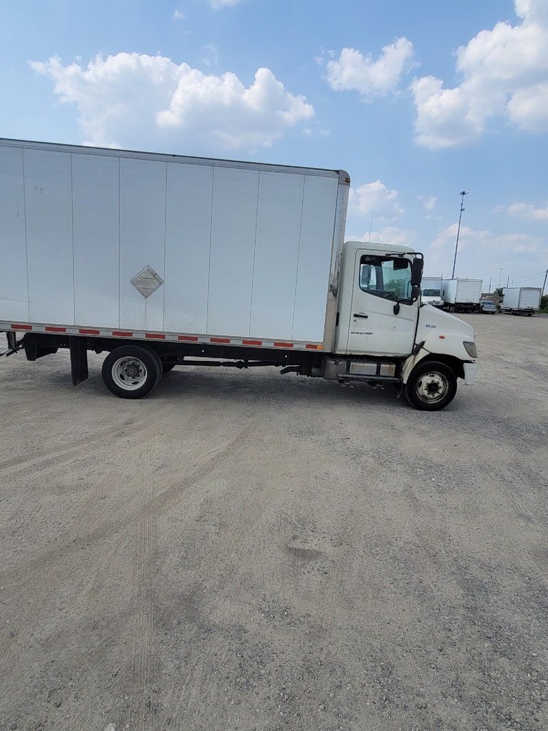 Looking for driver 16ft box truck(200 a day) Drivers & Security