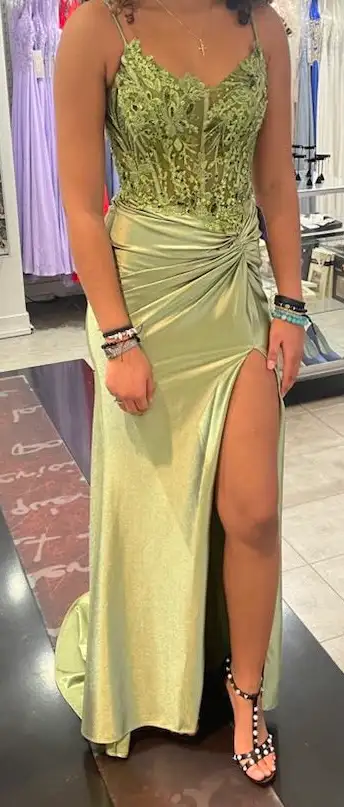 Robe de Bal, View more