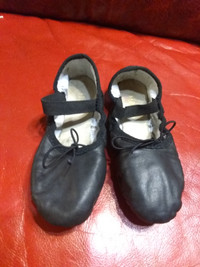 Kids Bloch Leather ballet slippers. Size 12.