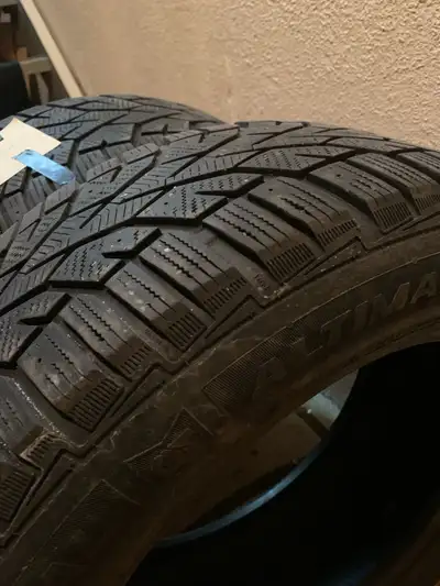 General gt Altimax arctic 12 215/60/R16 Dot . CP5M WCF1 In good condition Tires without rim Winter t...