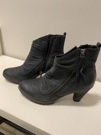 Blondo - short black boots