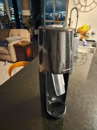 Soda stream with canisters 