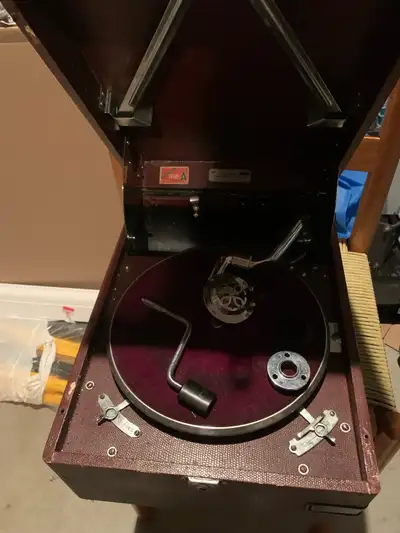 Can be easily fixed in sarnia repair shop. Location Strathroy cash only records included 75.00