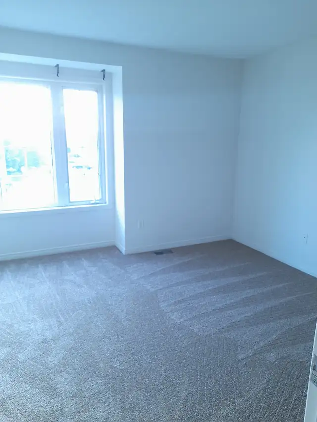 Beautiful 3-Bedroom Townhome for Rent - Barrhaven in Long Term Rentals in Ottawa - Image 6