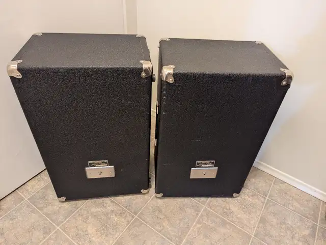 Peavey Stage Monitors Dual 10" Woofers 70 Watts 16 Ohms 1980's in Stereo Systems & Home Theatre in Red Deer - Image 8