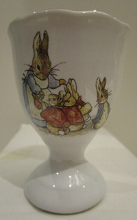 NEW IN BOX "REUTTER" PETER RABBIT & FAMILY EGGCUP