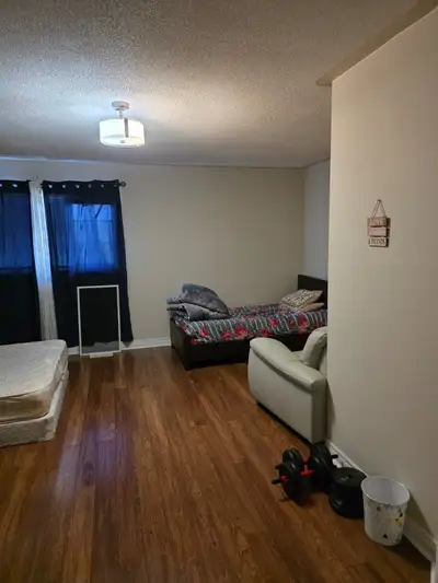 460$ Room available (sharing)