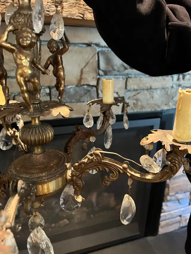 VINTAGE 1940s–60s CHERUB CRYSTAL CHANDELIER - 4 LIGHT in Indoor Lighting & Fans in Ottawa - Image 3