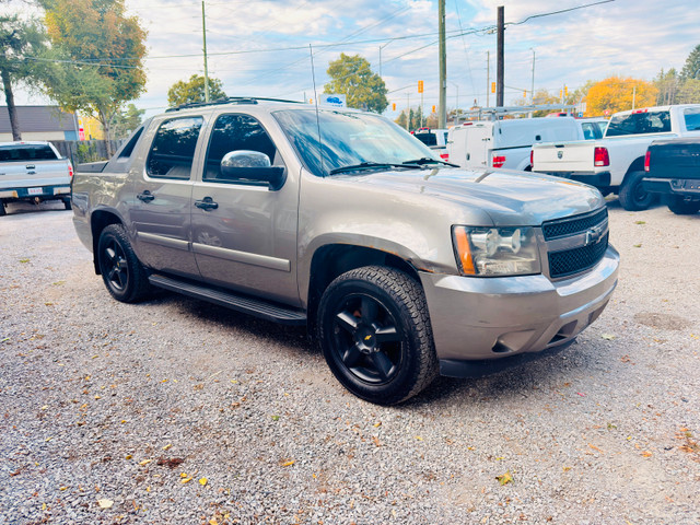 2008 CHEVROLET Avalanche 4x4 Bose  in Cars & Trucks in Oakville / Halton Region - Image 3