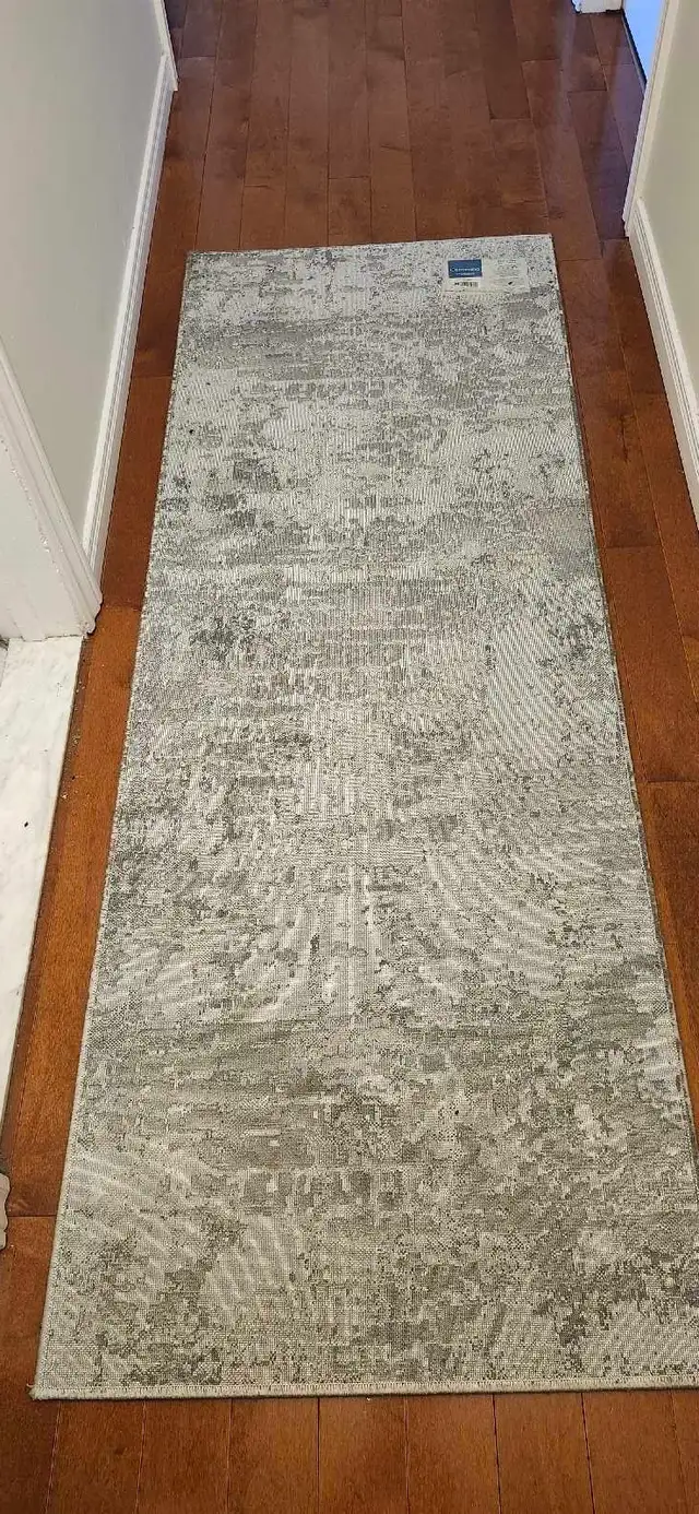 Runner Rug 26"x72" in Rugs, Carpets & Runners in Ottawa - Image 2
