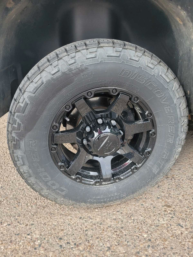 2009 Silverado LT Diesel 4×4 Crew cab.ONLY 102,000 KM'S in Cars & Trucks in Medicine Hat - Image 2