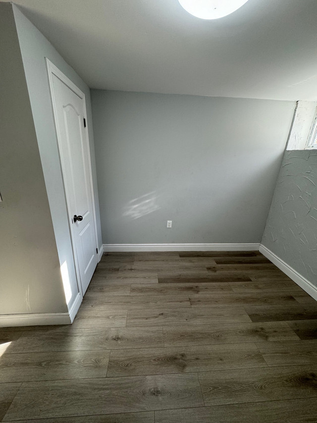 1 Private room in a shared basement  in Room Rentals & Roommates in Oakville / Halton Region - Image 2