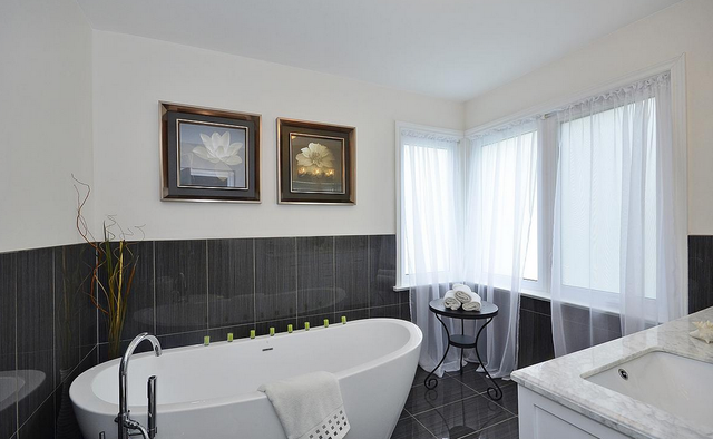 COMPLETE BATHROOM RENOVATIONS - RELIABLE AND AFFORDABLE in Renovations, General Contracting & Handyman in Oshawa / Durham Region - Image 3