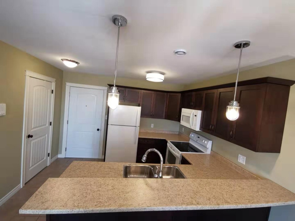 Ground floor with laundry in unit 1