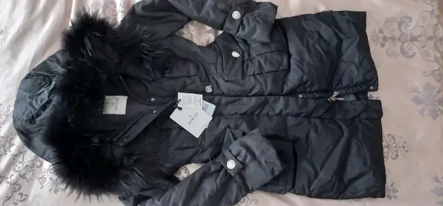 Moncler down winter coat value 4000$ like NEW in Clothing in City of Montréal - Image 4
