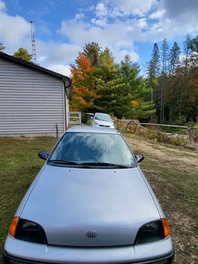 1992 GEO METRO FOR SALE....RUNS GREAT.....78,000 KILOMETERS ORIGINAL, PRICED @ 2,500 .....ASK FOR JO...