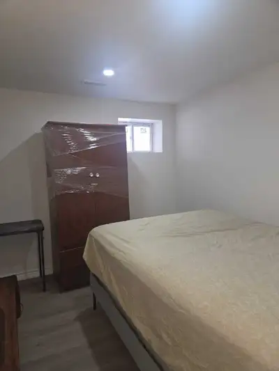 ROOM FOR BOYS Location BRAMPTON Queen and Kennedy BRAMPTON Go station/ DOWNTOWN Brampton/ FULLY FURN...