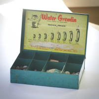 Vintage fishing - Water Gremlin metal store display box
