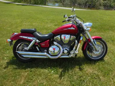Phone Calls Only Or You Are Ignored. 519-318-0293 2003 Honda VTX 1800cc Custom with 31,610 Km On The...
