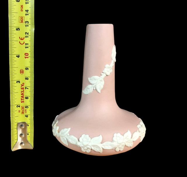 Unique ECanada Art Pottery vase, Jasperware, peachy pink in Arts & Collectibles in Oshawa / Durham Region - Image 2