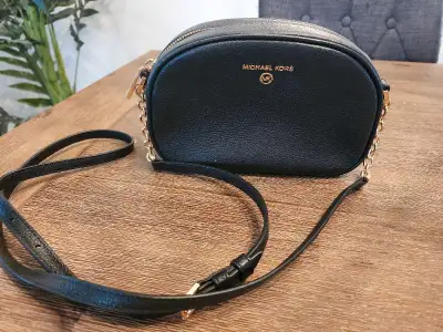 Sac à bandoulière Michael Kors en cuir grainé comme neuf, View more