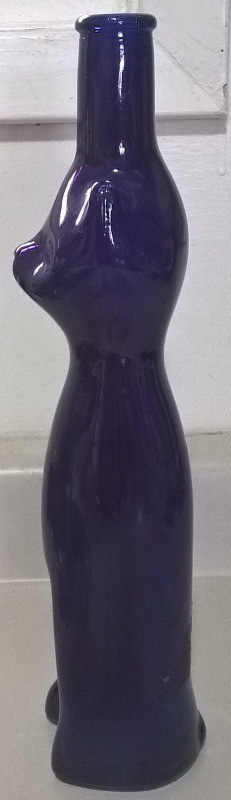 Cobalt Blue Glass Cat Shaped Wine Bottle in Arts & Collectibles in Oshawa / Durham Region - Image 3