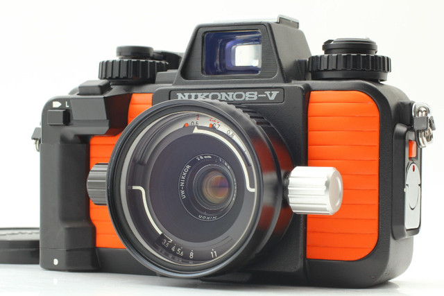 Nikon Nikonos V Orange Underwater Body 35mm f2.5 Lens w/ strap in Cameras & Camcorders in Red Deer - Image 2