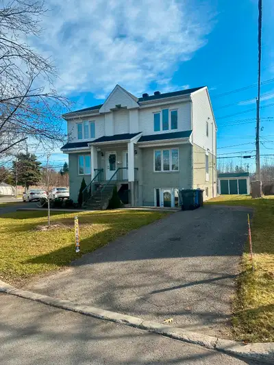 5 1/2 à louer à Blainville dans un Triplex