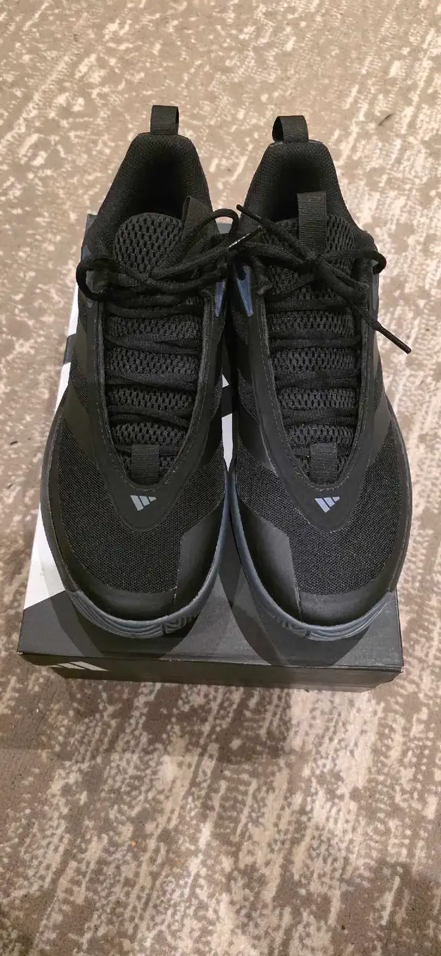 Adidas SUBZONE Basketball Shoes Size 11 in Men's Shoes in Oshawa / Durham Region - Image 4