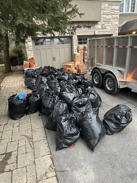 Junk Removal / Dump Run / Demolition 289-456-807662863242599041123