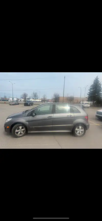 2011 mercedes b200, 5 speed manual, in great condition lots of new parts including: brakes , rotors...