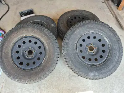 Excellent condition. Will fit jeep wrangler and gladiators. JL, JT, JK. 2007-present 5x127mm 5x5 71....