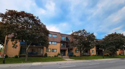8500 Sherbrooke Est, Montréal À partir de 1 595 $/mois Inclus : Chauffage Électricité Eau chaude Cui...
