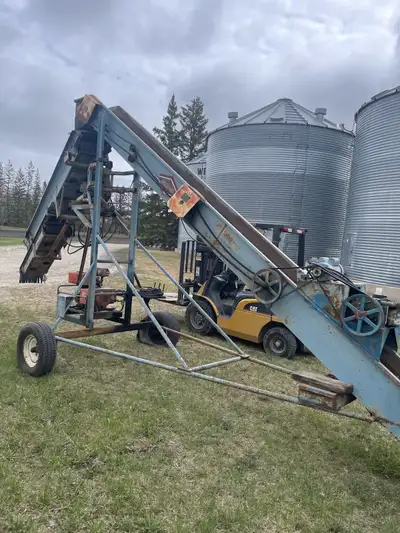 Telescoping conveyor 220 volt 1ph 1500.00$