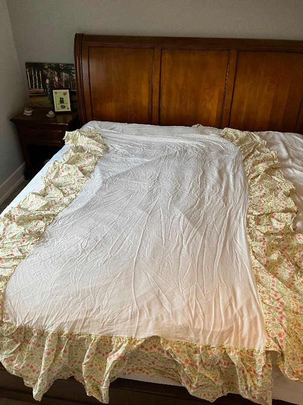 Courte pointe pour fille ( lit simple) in Bedding in Laval / North Shore - Image 2