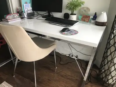 Structube white desk for sale, View more