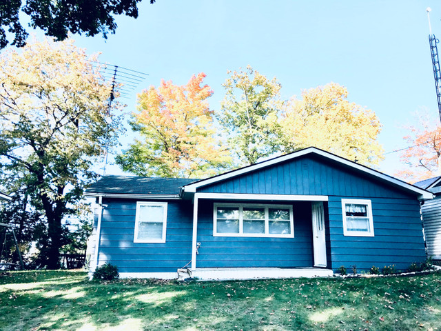 Waterfront cottage, Kawartha lakes, includes fishing boat  in Other in Markham / York Region - Image 2