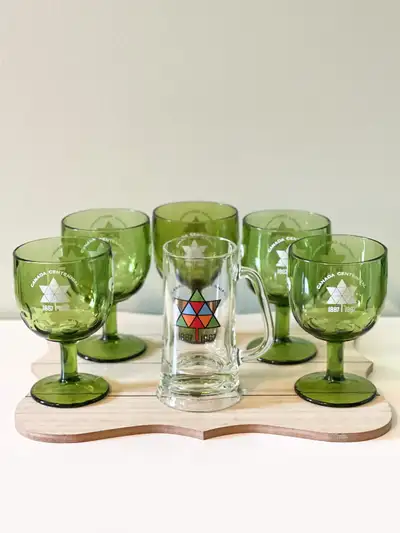 Vintage 1967 Ensemble de 5 Verres et 1 Chope Canada Centennial, View more