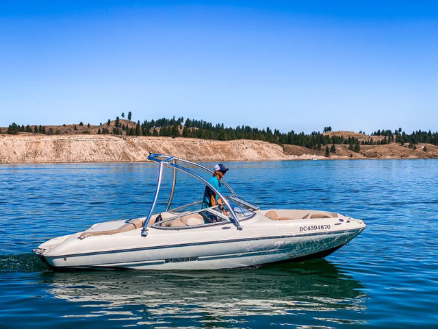 2014 Stingray Sport Boat in Powerboats & Motorboats in Cranbrook