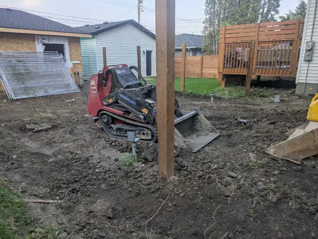 LANDSCAPING AND FENCE in Lawn, Tree Maintenance & Eavestrough in Edmonton - Image 4