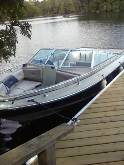 Horizon Brougham 19 ft Bowrider 4.3 v6 205 hp mercruiser I /O ,stainless prop, new battery., mooring...